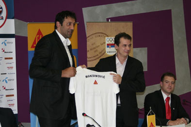 Predsednik OKS Vlade Divac i direktor kompanije SIKA Dragan Maksimovic